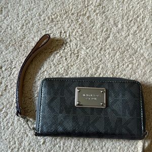 Michael Kors wallet/wristlet